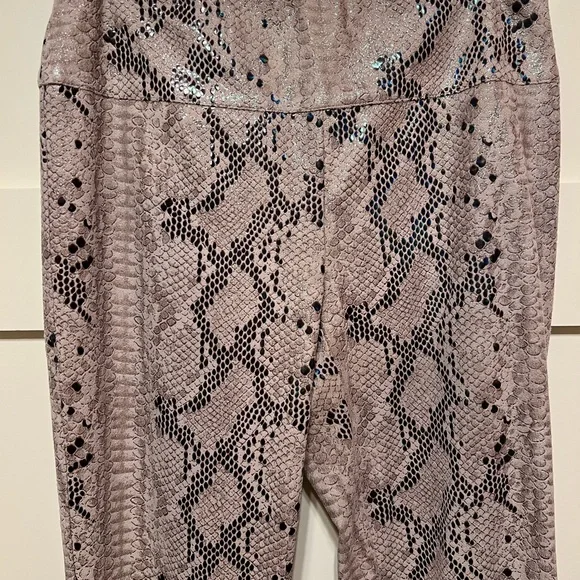 Frank Lyman Pants - Picture 2 of 6